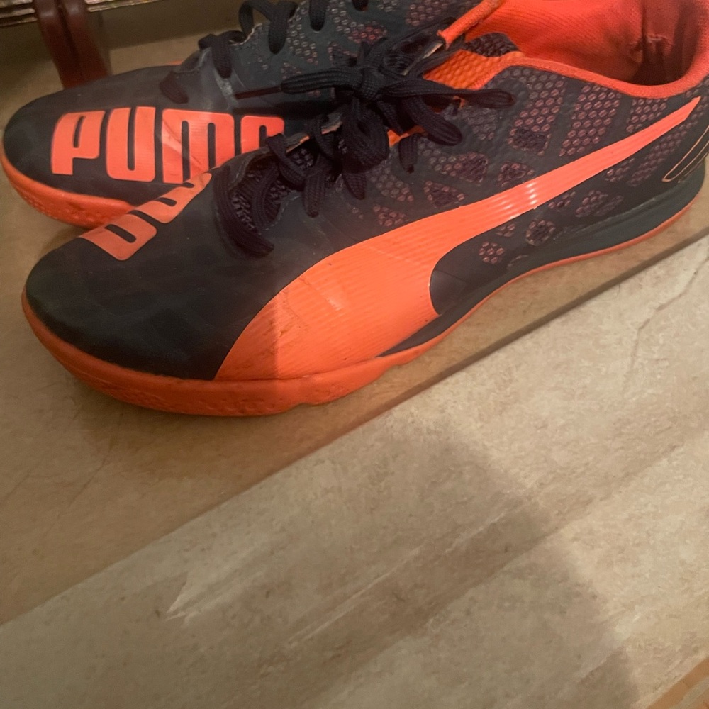 PUMA Men's Dynamic Black and Vibrant Orange Sneakers